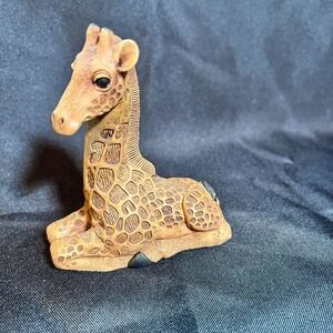 Vintage David‎ James Giraffe Figurine Hand-Painted Resin Safari Carved Style